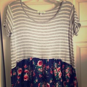 Grace & Lace Floral Tunic ~ Size Small